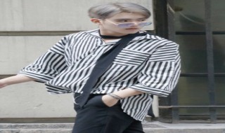 条纹衬衫搭配什么牛仔裤 条纹衬衫搭配什么牛仔裤女