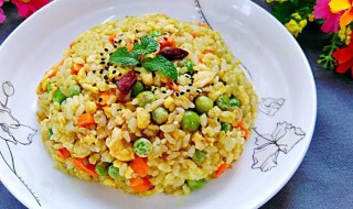 咖喱炒饭（咖喱炒饭图片）