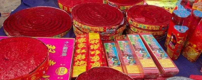 烟花爆竹属于什么垃圾（烟花炮竹属于什么垃圾）