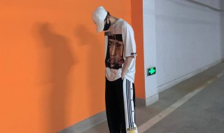 黑人穿什么颜色衣服显白 黑人穿什么颜色衣服显白好看男