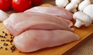 冷水下锅的鸡胸肉要煮多久（鸡胸肉冷水下锅煮多久熟了）
