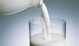 泡的牛奶能放多长时间（泡的牛奶能放多长时间不变质）